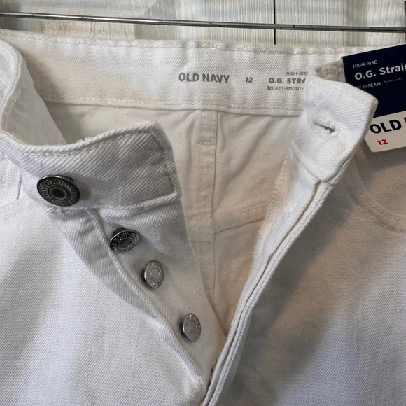 Old Navy Women's Classic High Rise OG White Jean Shorts Size 12 Button Fly NWTS - Picture 4 of 13